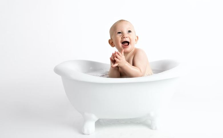 Baby Images & Pictures, Minimal, Bath, Laughing, Tub, Bathtub, Human, Face, Smile
